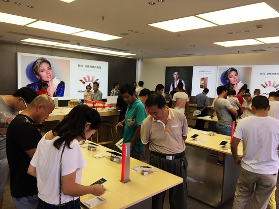 華為即墨首家體驗店盛大開業(yè)，青島服務體驗再升級